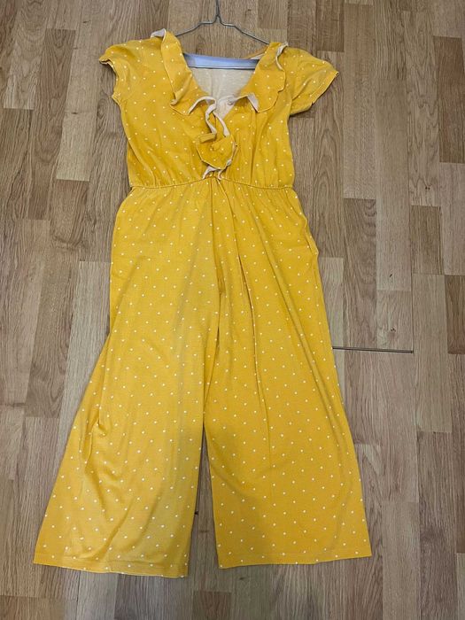 Macacão amarelo às bolinhas brancas - 9-10 anos