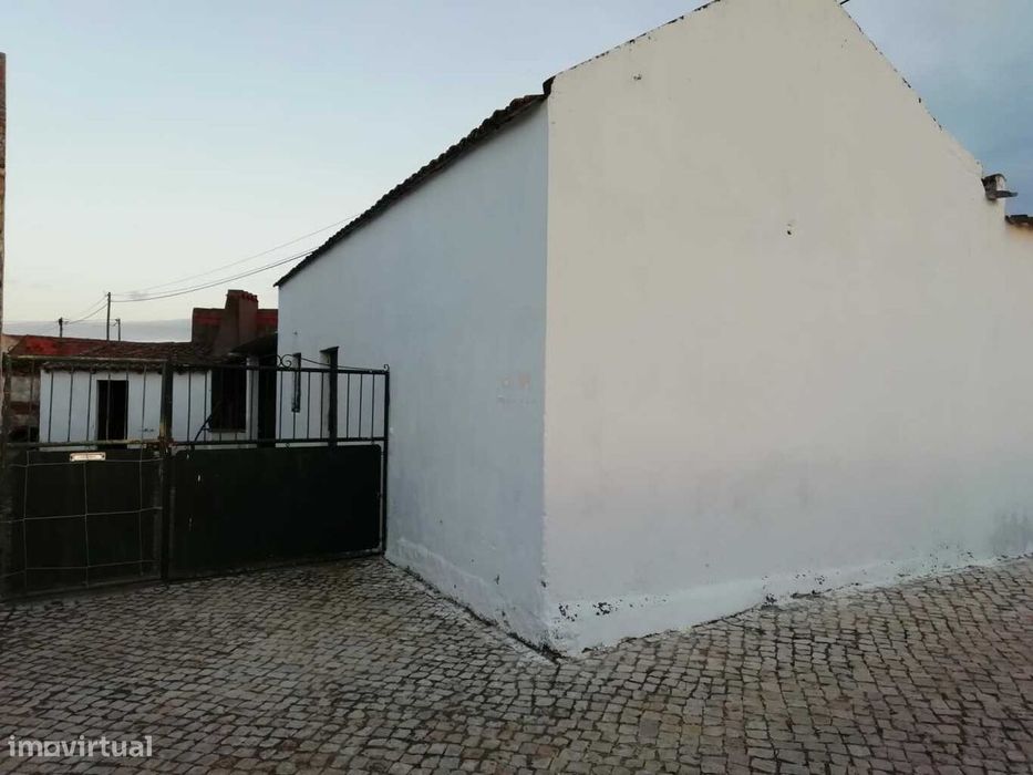 Armazem (Adega+casa de forno+telheiro)