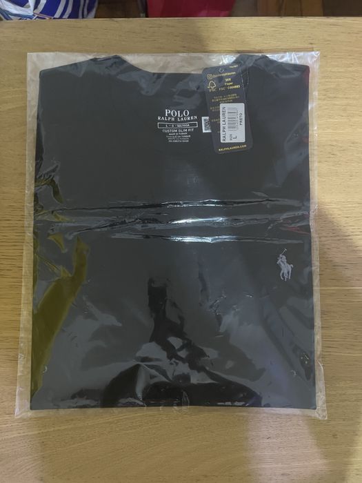 T-shirt Ralph Lauren Preta com vários tamanhos