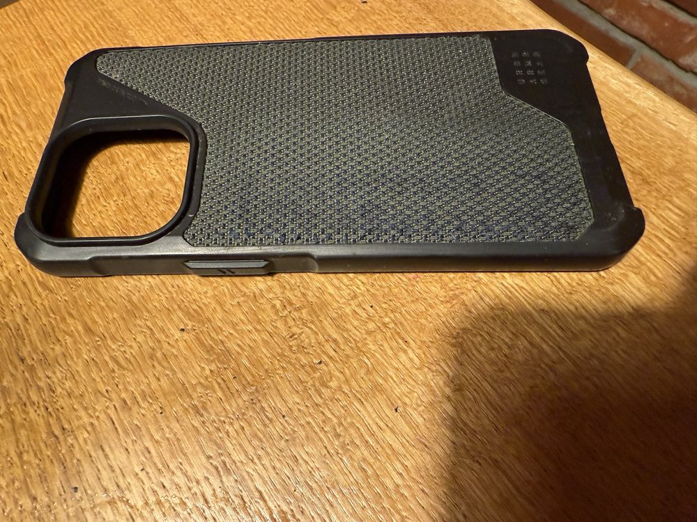 UAG Iphone 15 pro max case etui