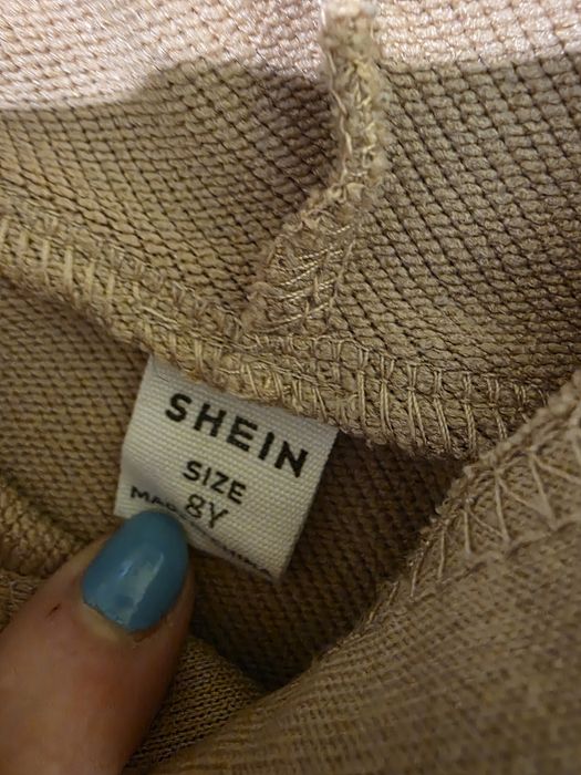 Bluza krótka, narzutka z kapturem