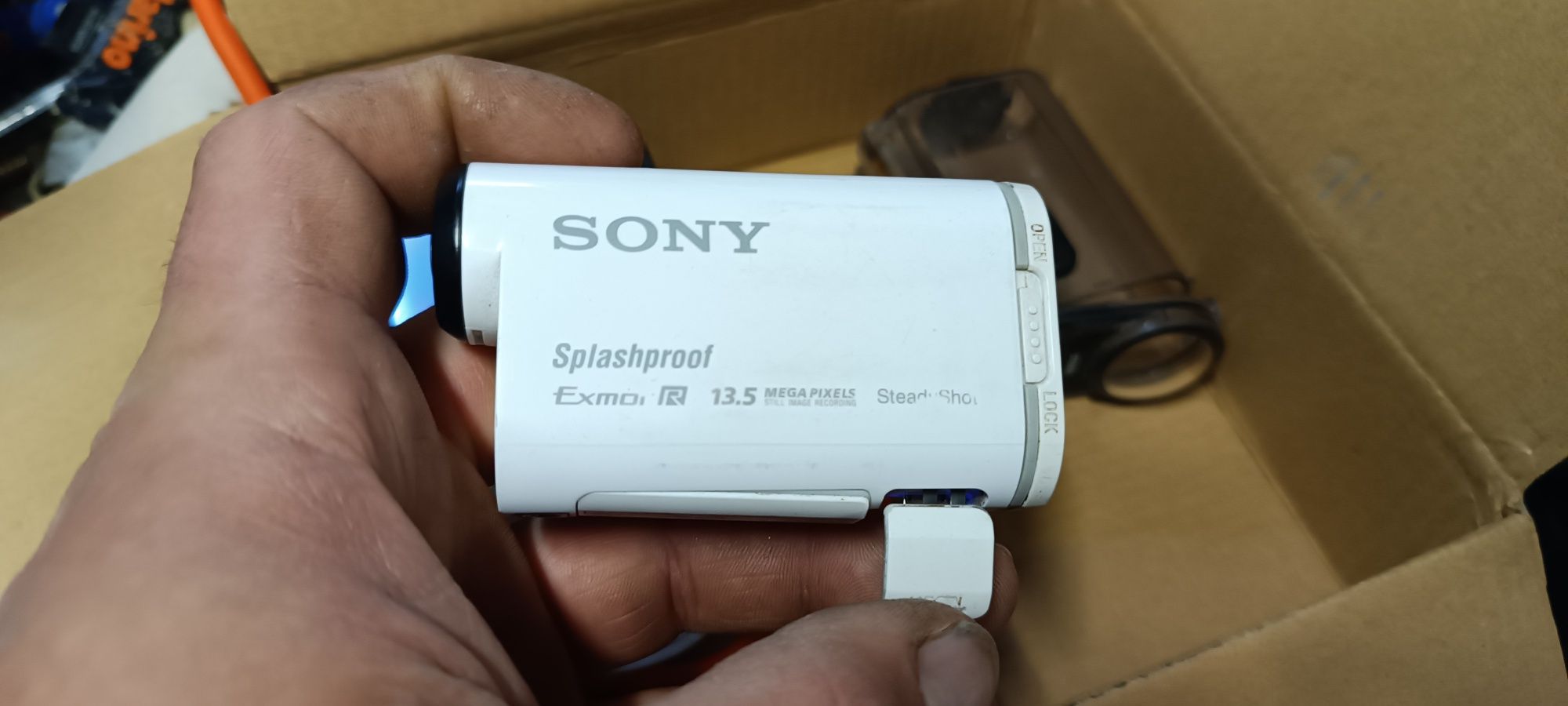 Экшн-камера sony as-100v