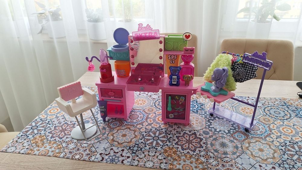 Toaletka Barbie - bez lalki