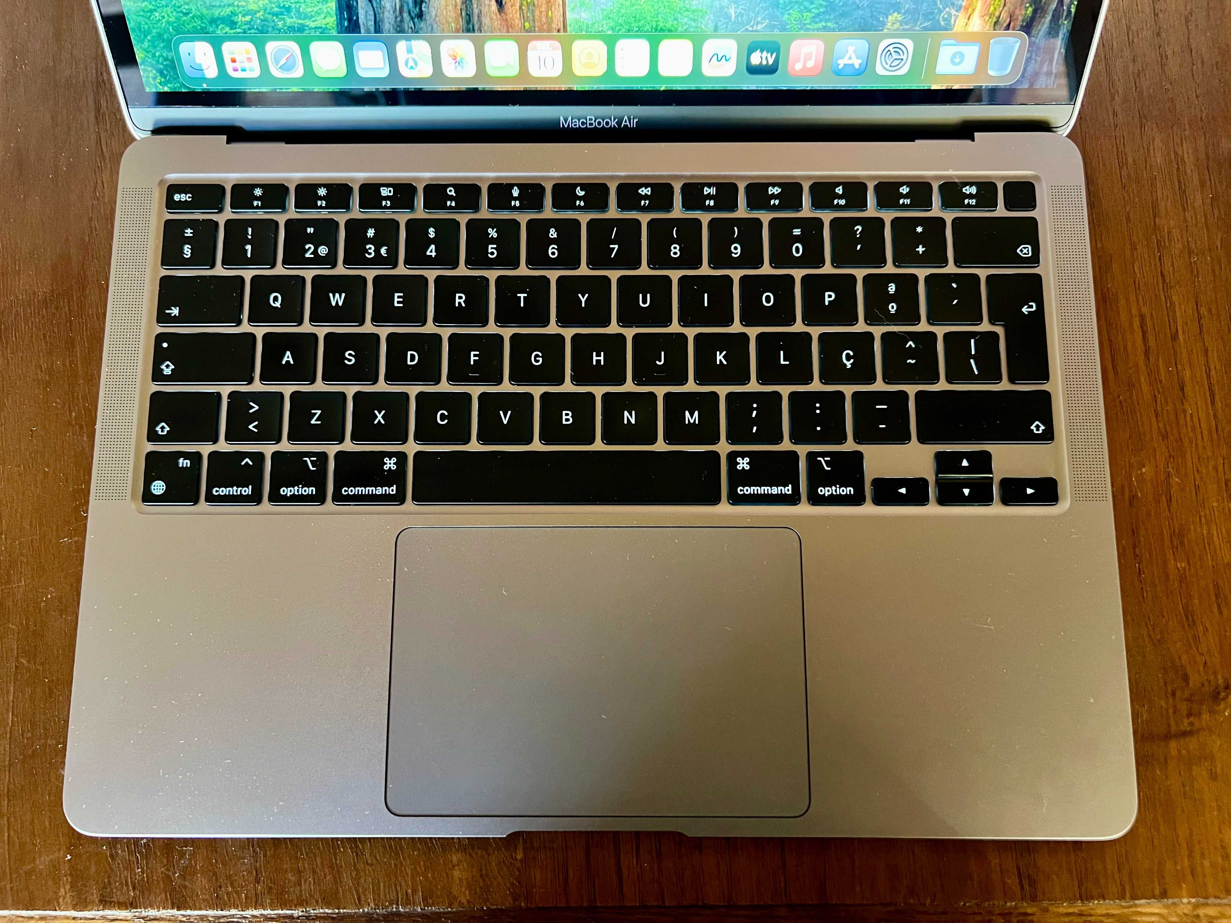 MacBook Air M1 2020 / 16GB RAM / 256GB SSD
