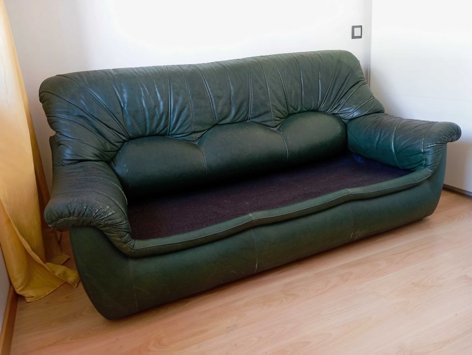 Sofá-cama couro verde