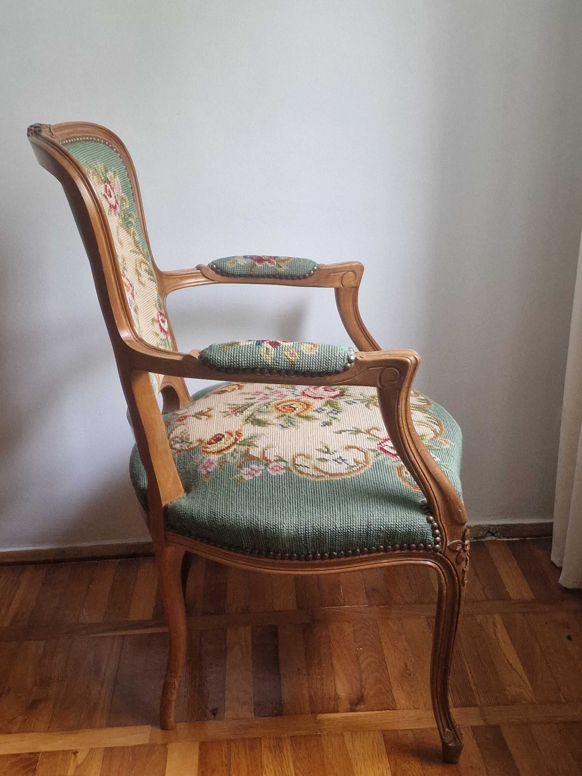 Antyczne krzesło w stylu Ludwika XV gobelin z naturalnej wełny vintage
