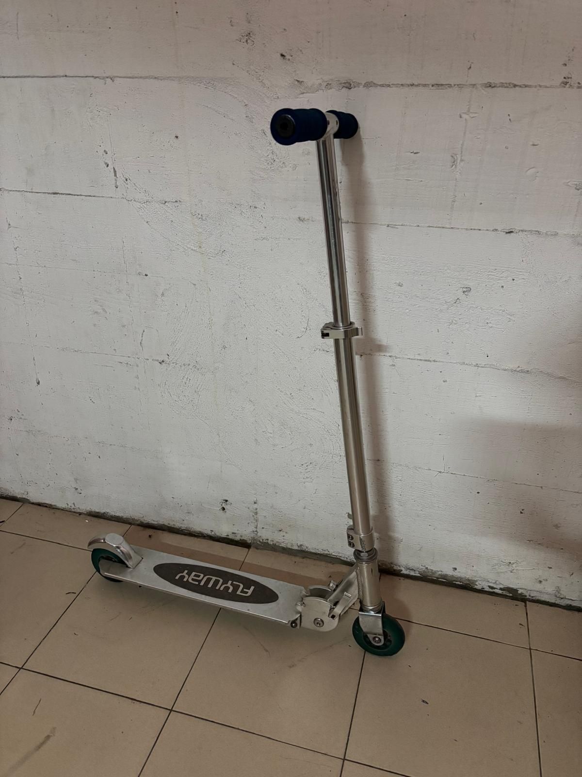Trotinete de adolescente