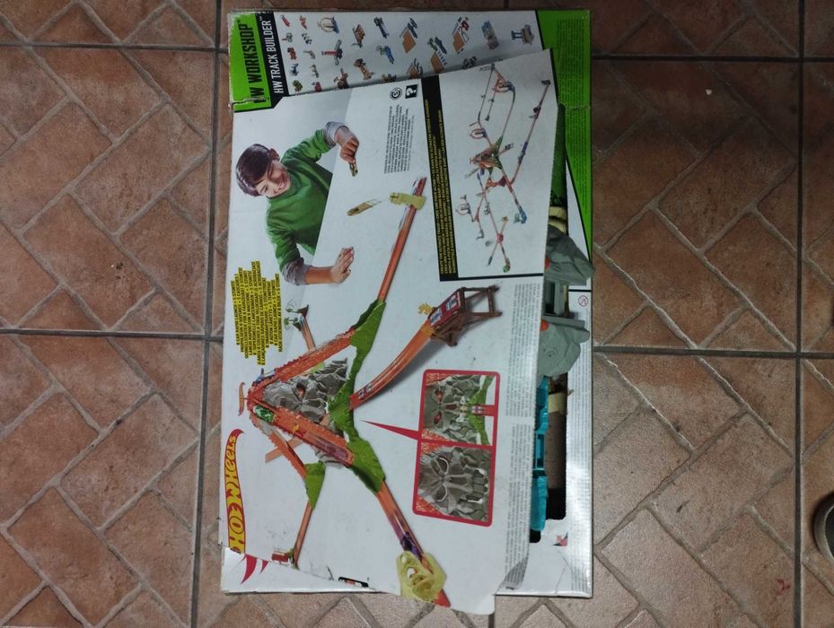 Pista de carros da HOT WHEELS