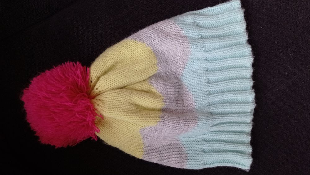 5.10.15 ciepła czapka z pomponem 50/52 cm szara miętowa