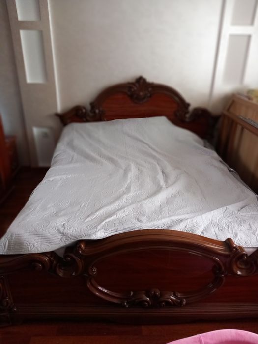 Продам спальний гарнітур