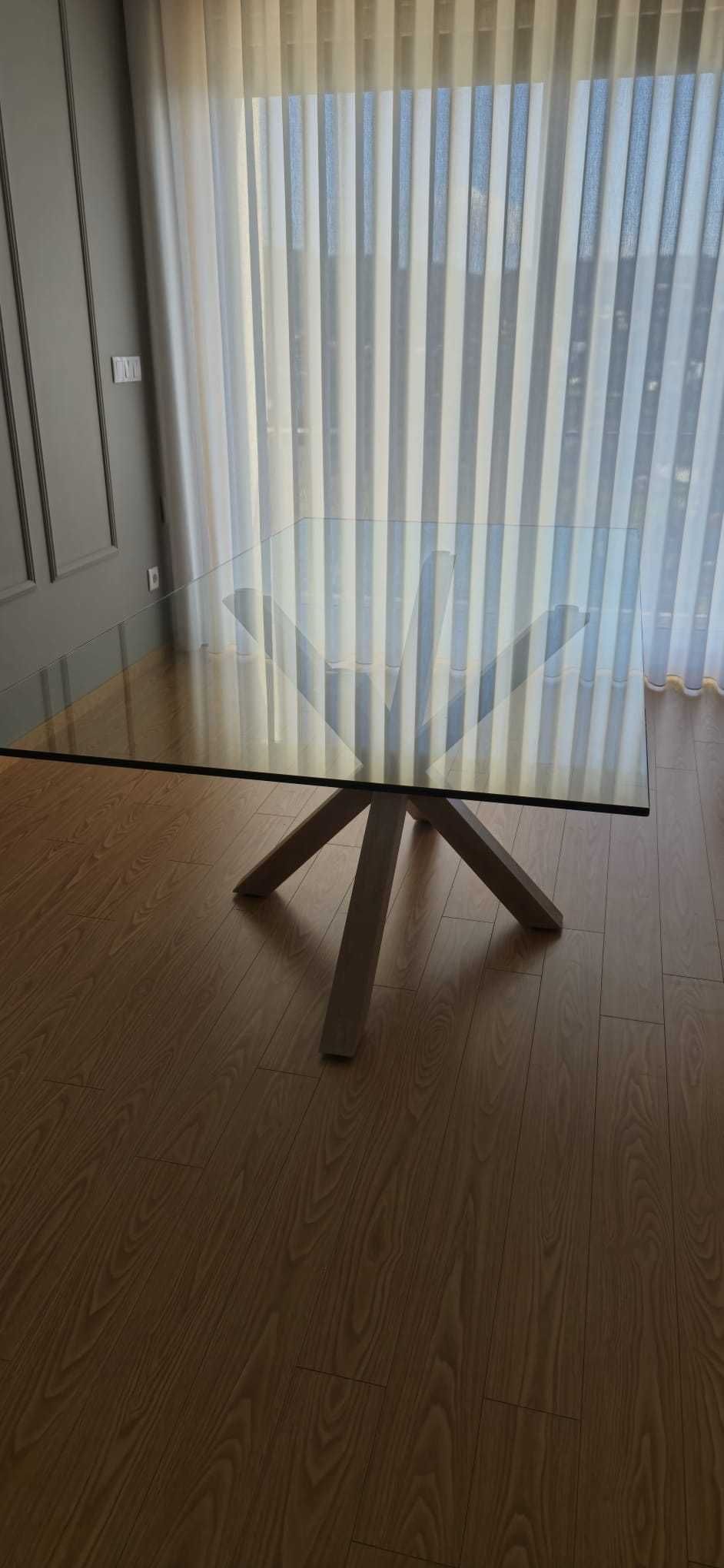 Mesa de Jantar em vidro