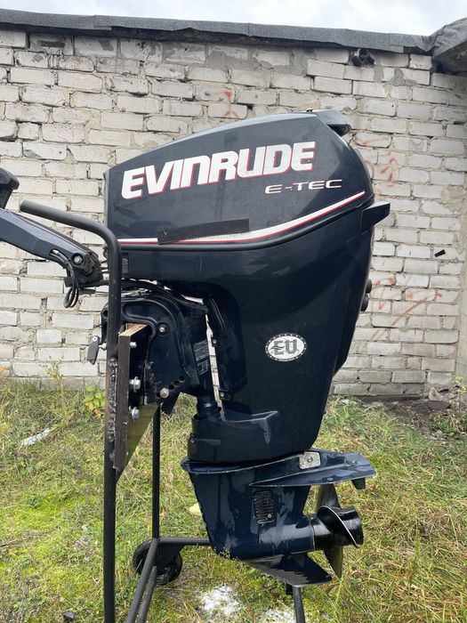 Продам лодочный мотор Evinrude E-TEC 25S (б/у)