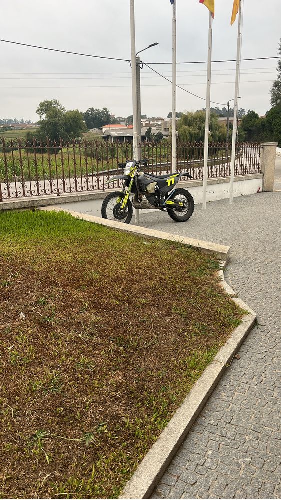 Husqvarna 300 tpi ou troco por tenere 700