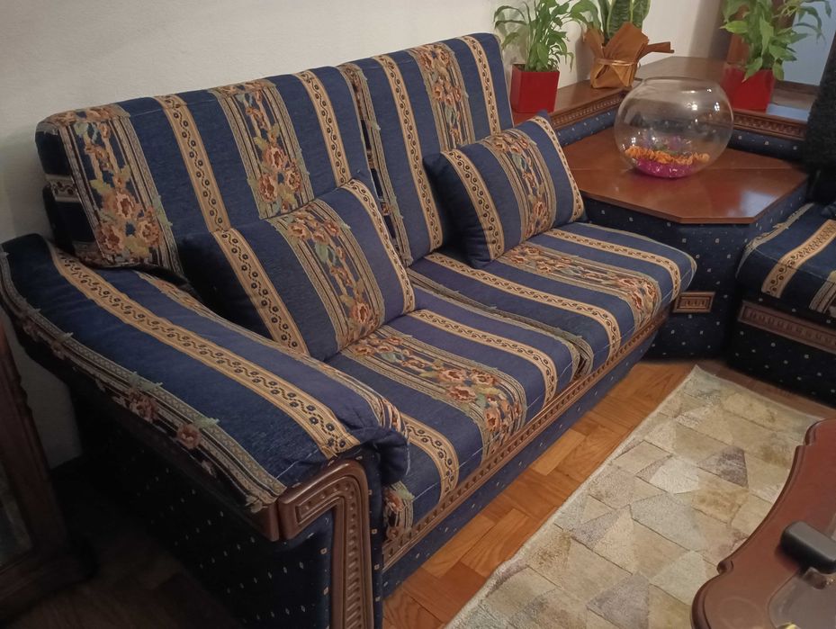 Sofá cama com arrumação