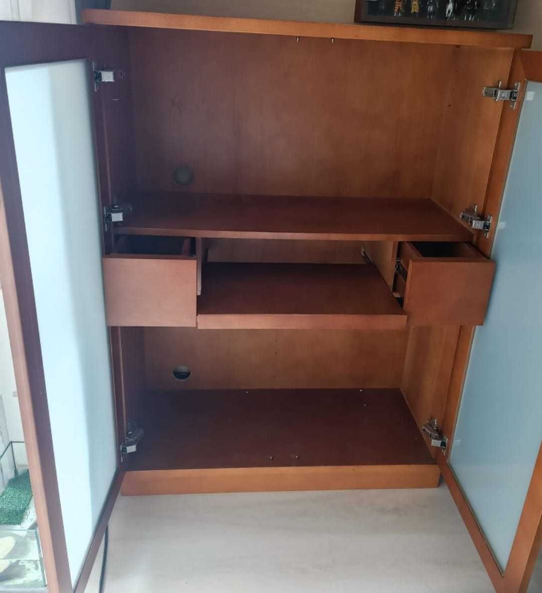 Armário de Sala/Quarto em Madeira Maciça Cerejeira – Ideal para Ocult