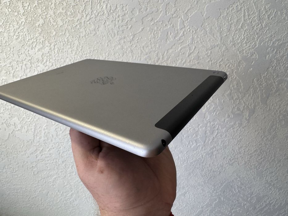 iPad 6 2018 32Gb WiFi +4G LTE Space Gray A1954