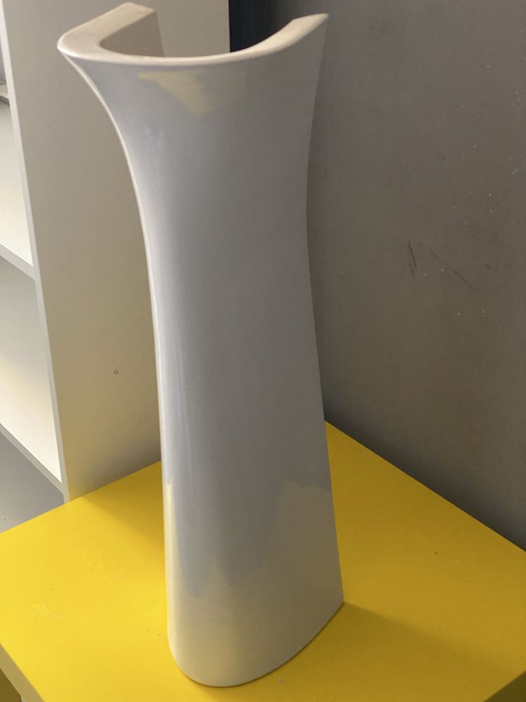 Postument pod umywalke w b.d.stanie