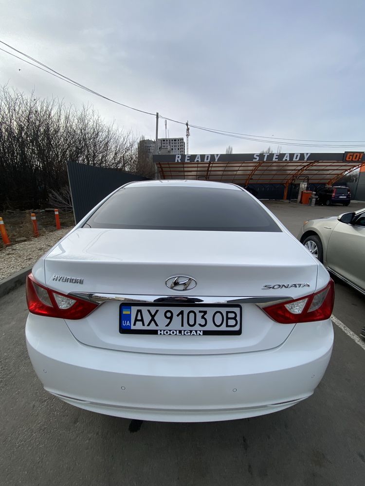 Hyundai Sonata 2011 року 2.0 (газ/бензин)
