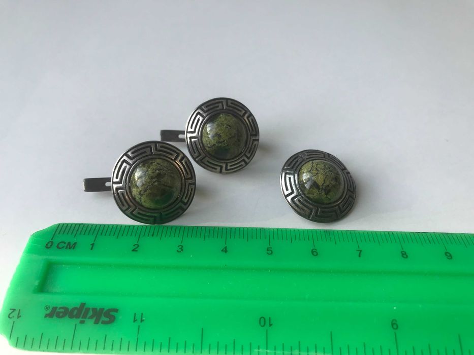 Комплект из серебра 925 пробы ( серьги, кулон  с змеевиком)