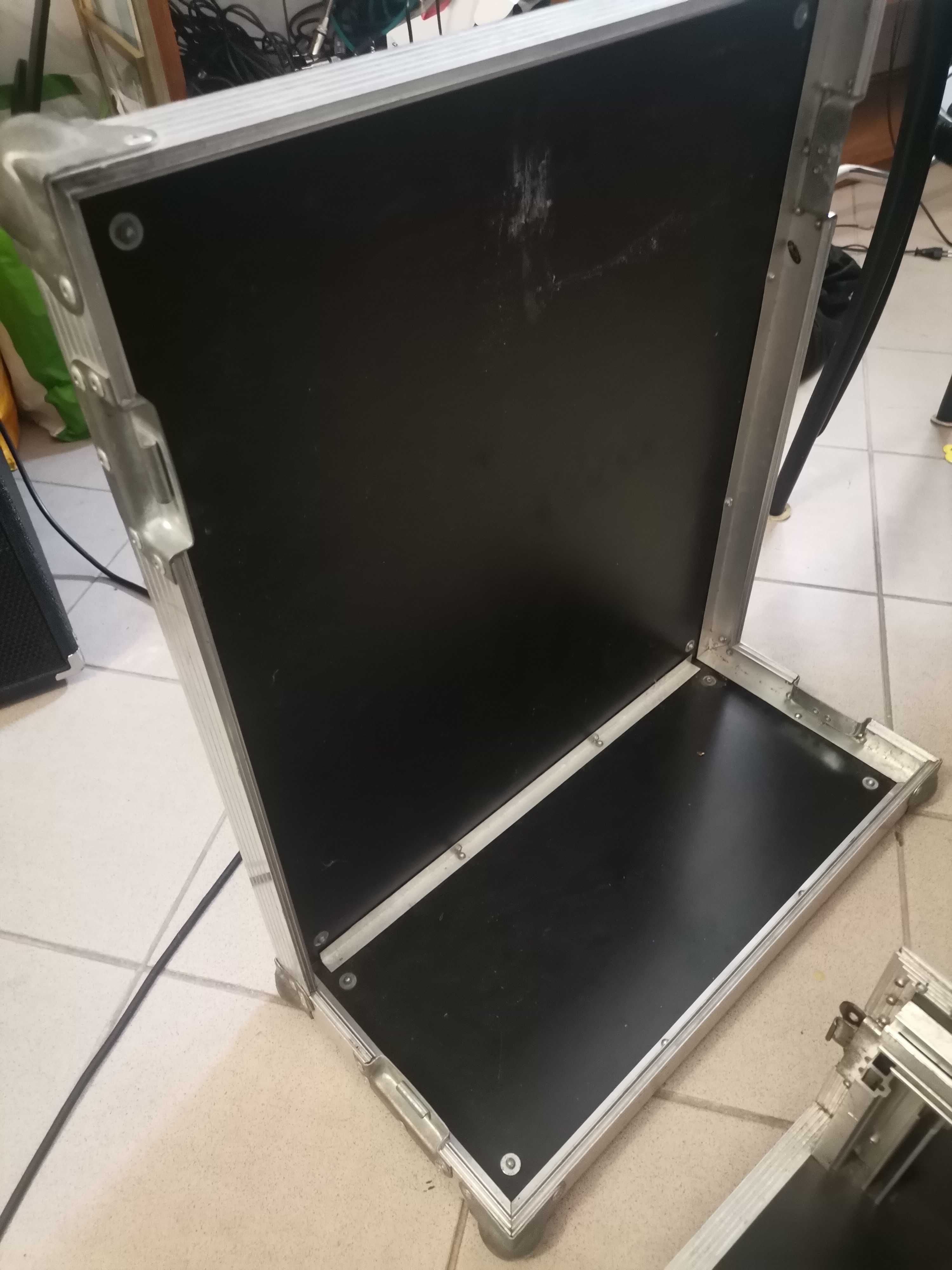 Skrzynia rack 19''