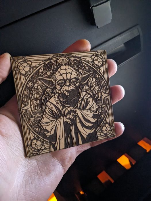 Подставки под чашки  Лазерная гравировка портретов, деревянные магниты