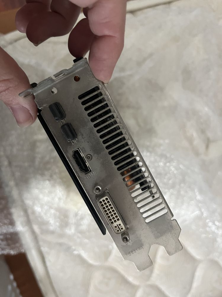 Placa de vídeo Radeon R9 280