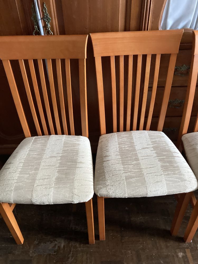 4 cadeiras usadas