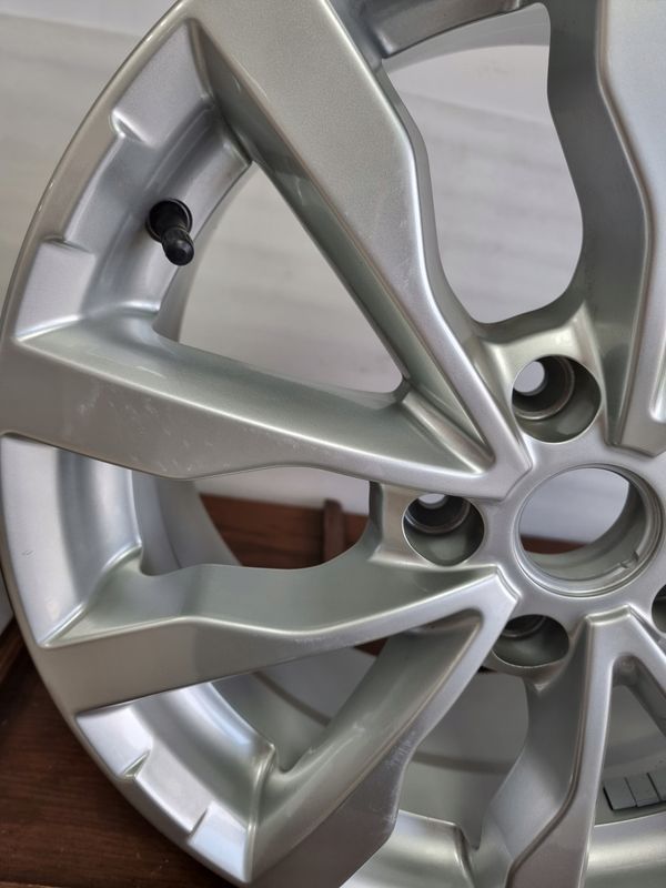Felga Aluminiowa 17 Cali Wi Renault Megane Talisman 7x17 Et 43