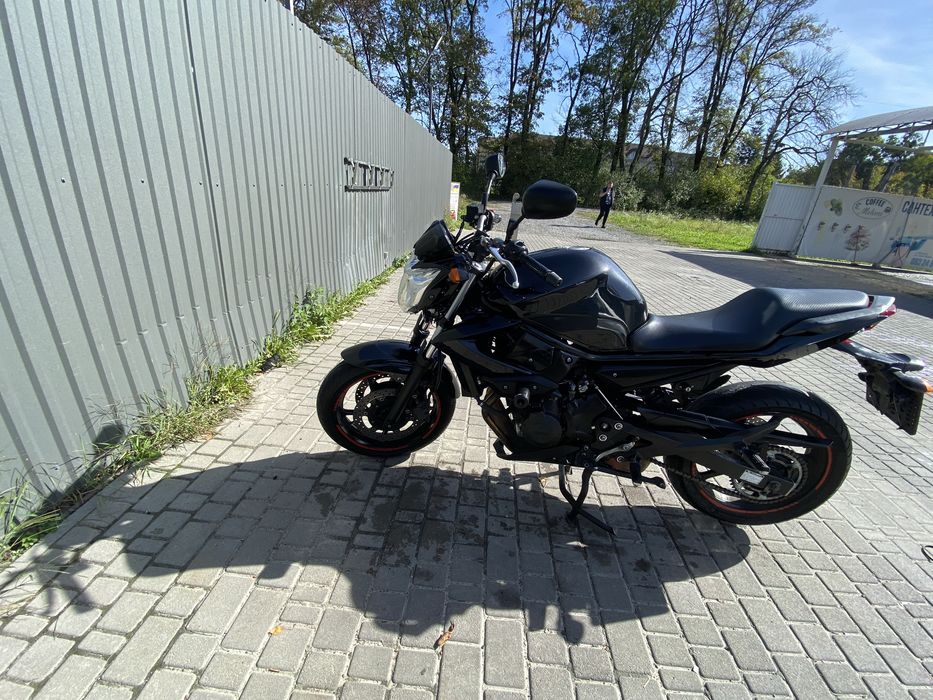 Мотоцикл Yamaha xj6 2010