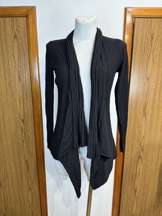 Czarny kardigan z wełną cienki sweterek