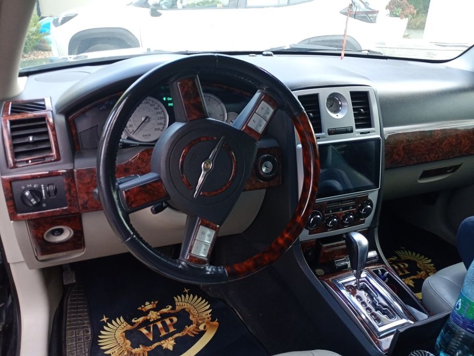 Chrysler 300C ładny