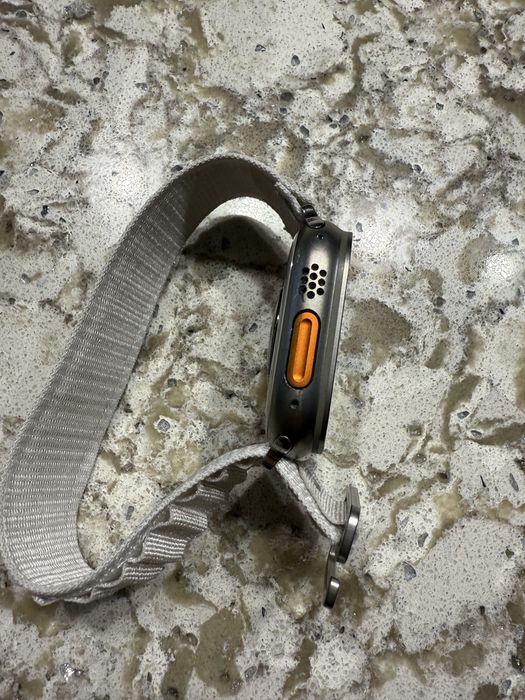 Apple Watch Ulta 49mm Titanium