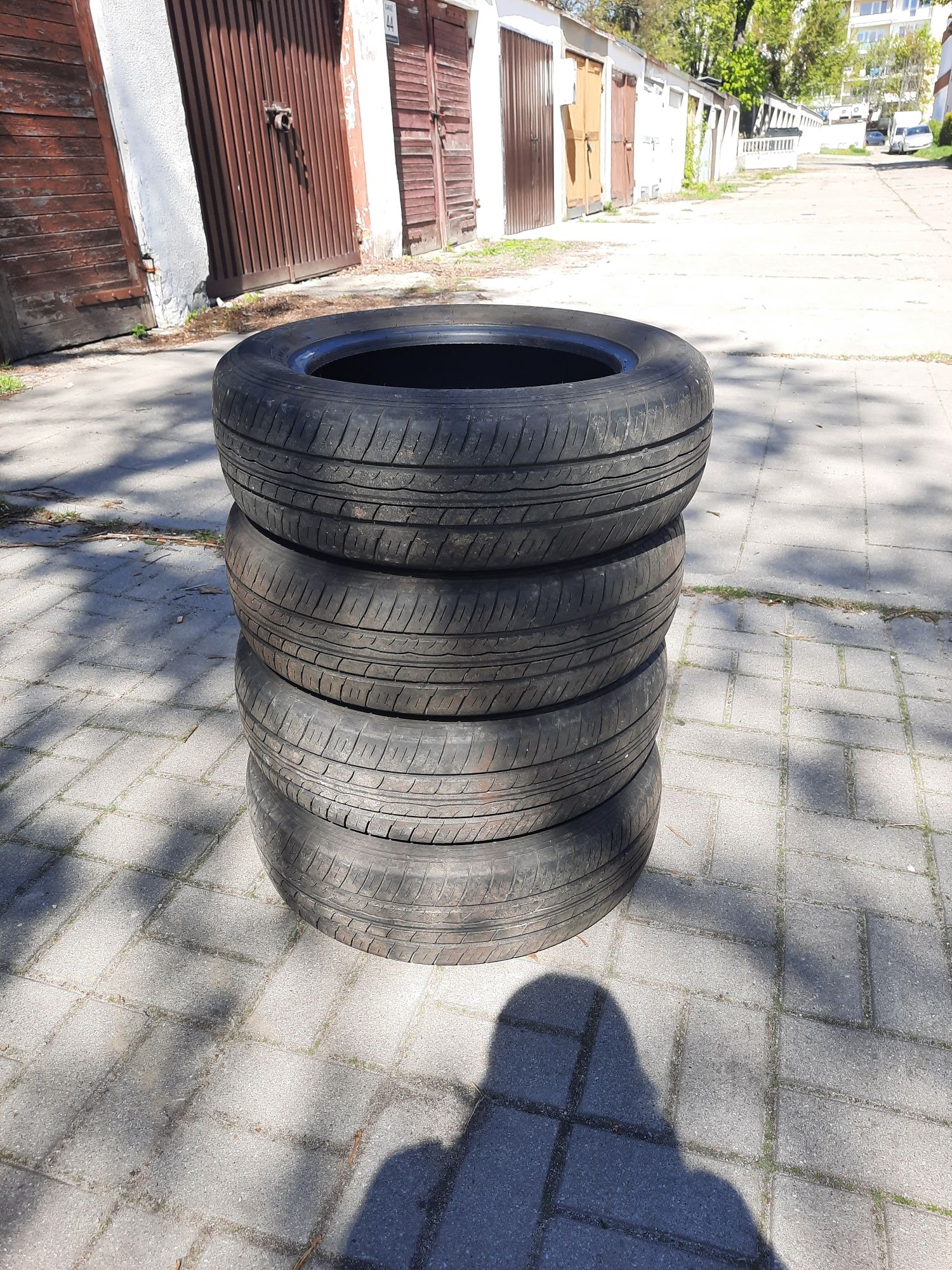 Komplet opon letnich Dunlop 175/65 R15