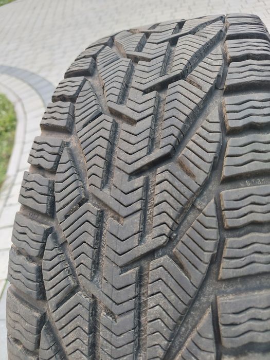 Felgi strukturalne opony zimowe  komplet  Opel Zafira 17