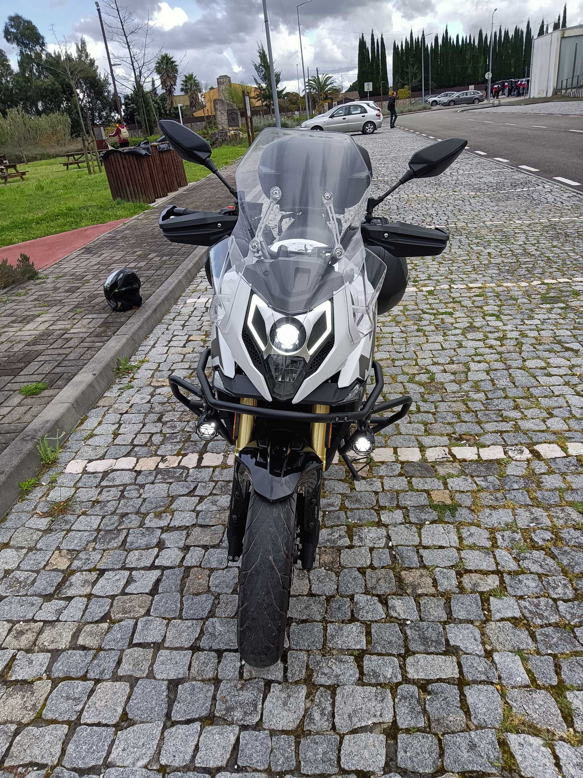 Vendo CF MT 650 - Ano 2021 - 3 Malas Shad