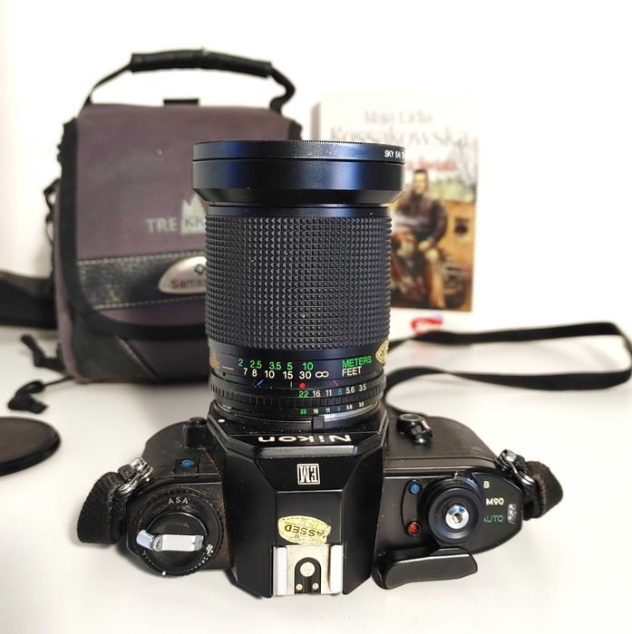 Fenomenalny aparat NIKON EM z Vivitar Macro Zoom MC 28-105 mm 3,5-4,5