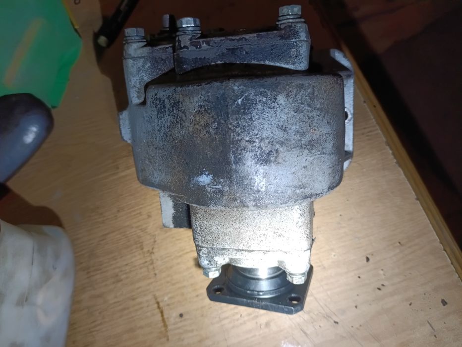 Ком на автокран клинці або івановець