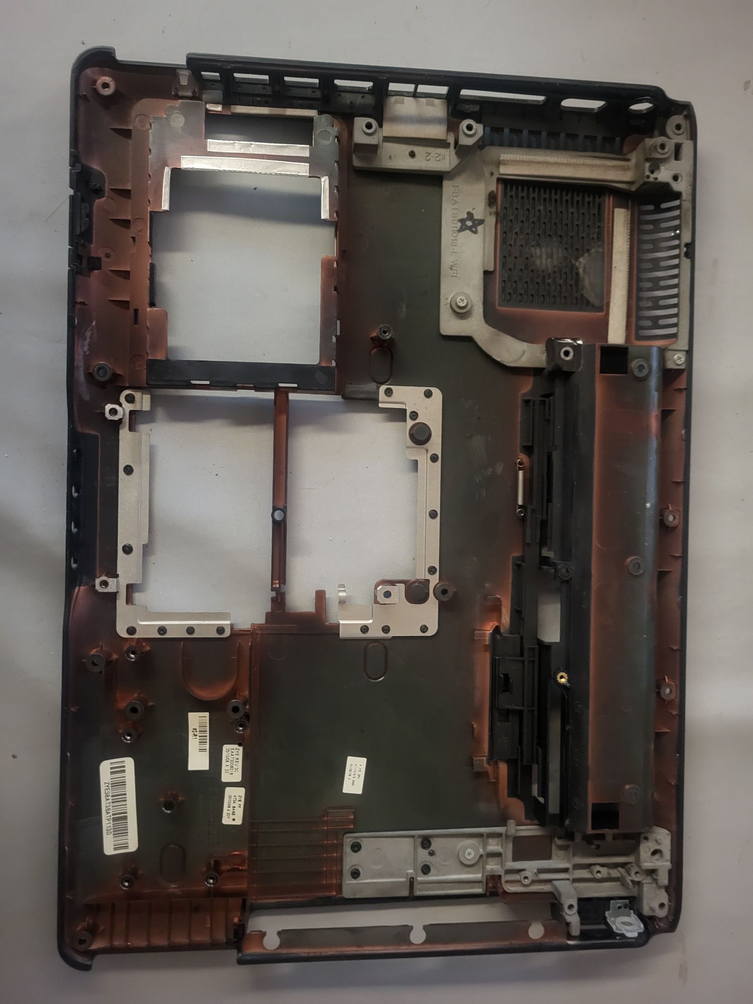 Sprzedam dolną obudowę do Laptopa HP PAVILION DV6700