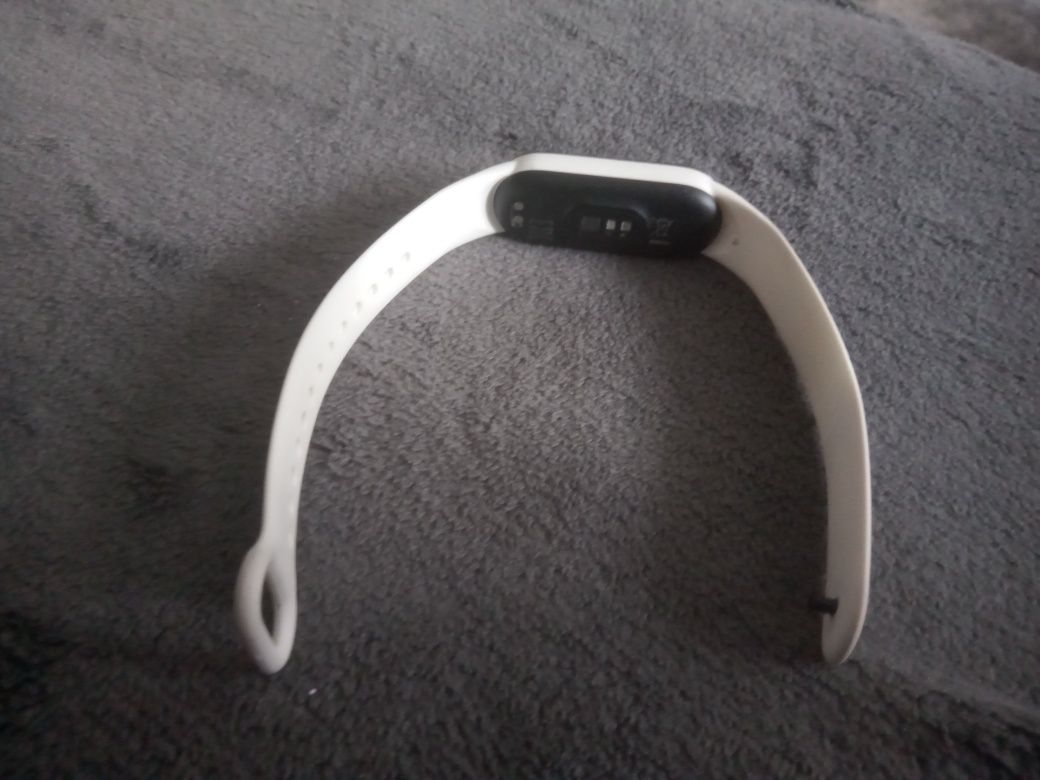 xiaomi mi band 6 krokomierz