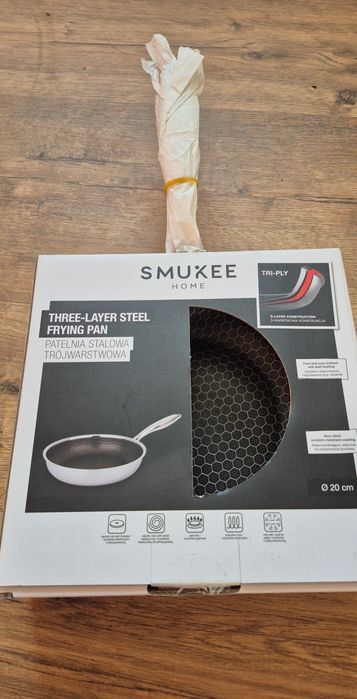 Smukee patelnia stalowa 3 warstwowa Nowa 20cm