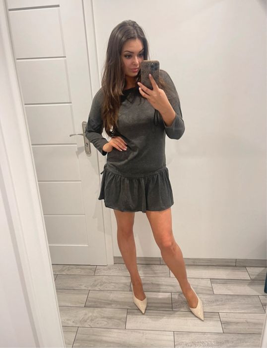 Sukienka dresowa uniwersalna szara z falbanką