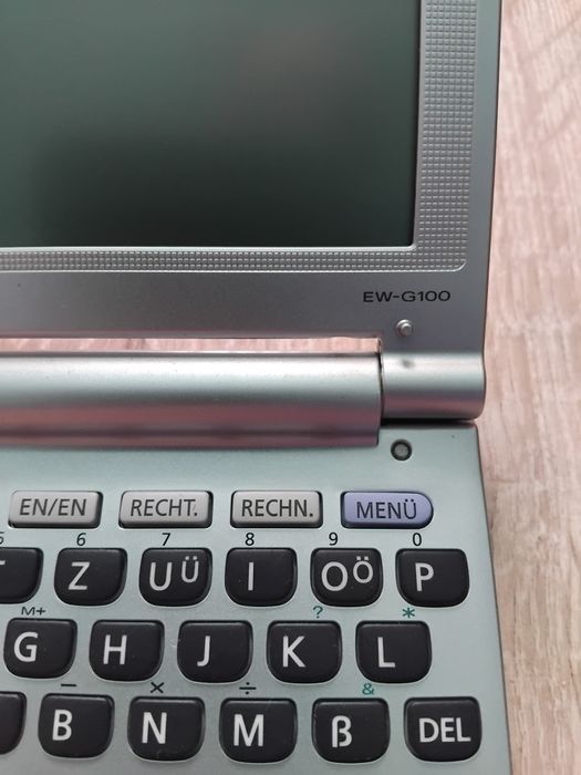 Електронний перекладач CASIO EW-G100