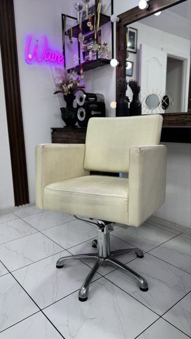 Перукарське крісло гідравліка