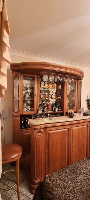 Mobília sala de estar, sofá, candeeiro e bar