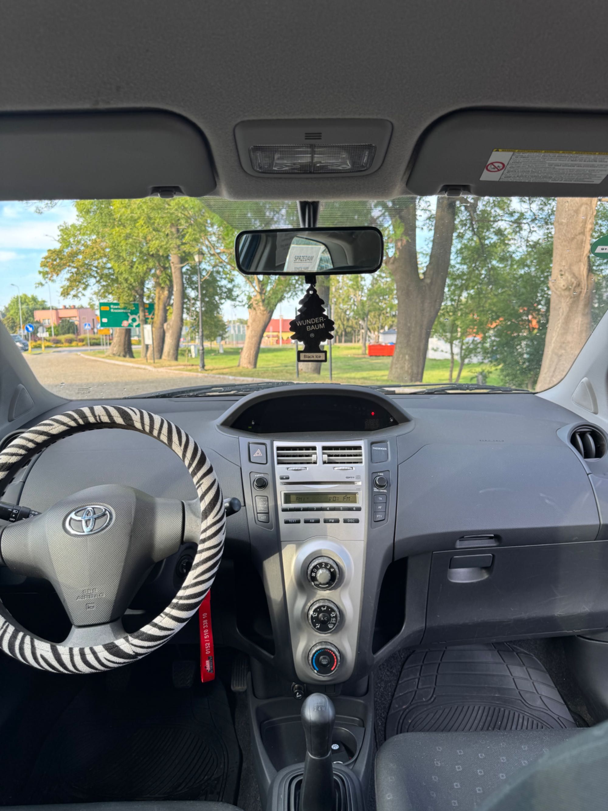 Toyota Yaris 1.0 benzyna bardzo dobry stan