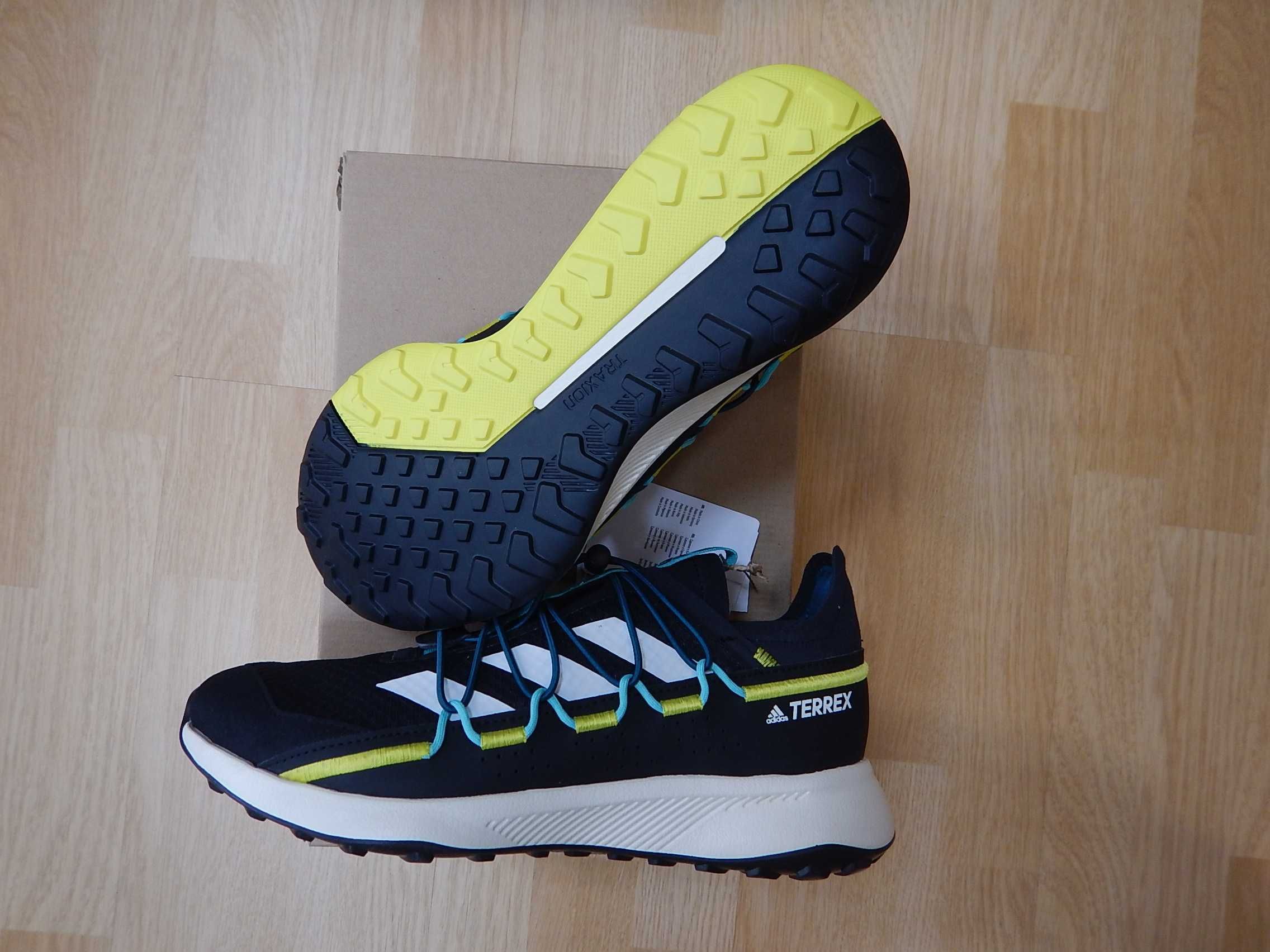 Продам трек-кросівки -Adidas -42.2/3(EUR) і 43.1/3-наш-42 і 43. Нові.