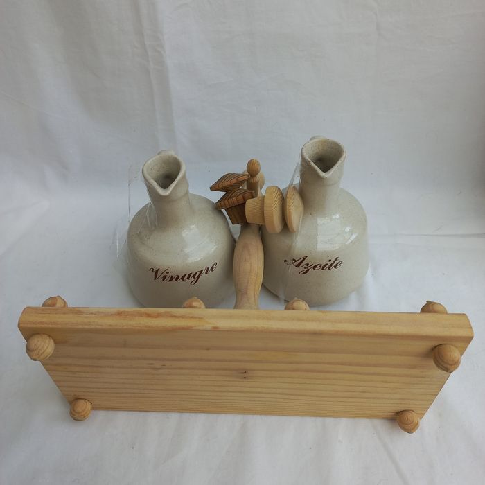 Galheteiro em loiça Grés e suporte madeira