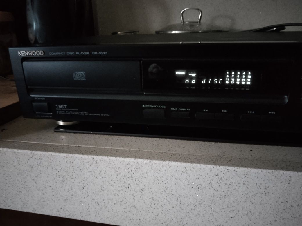 Odtwarzacz CD Kenwood DP-1036