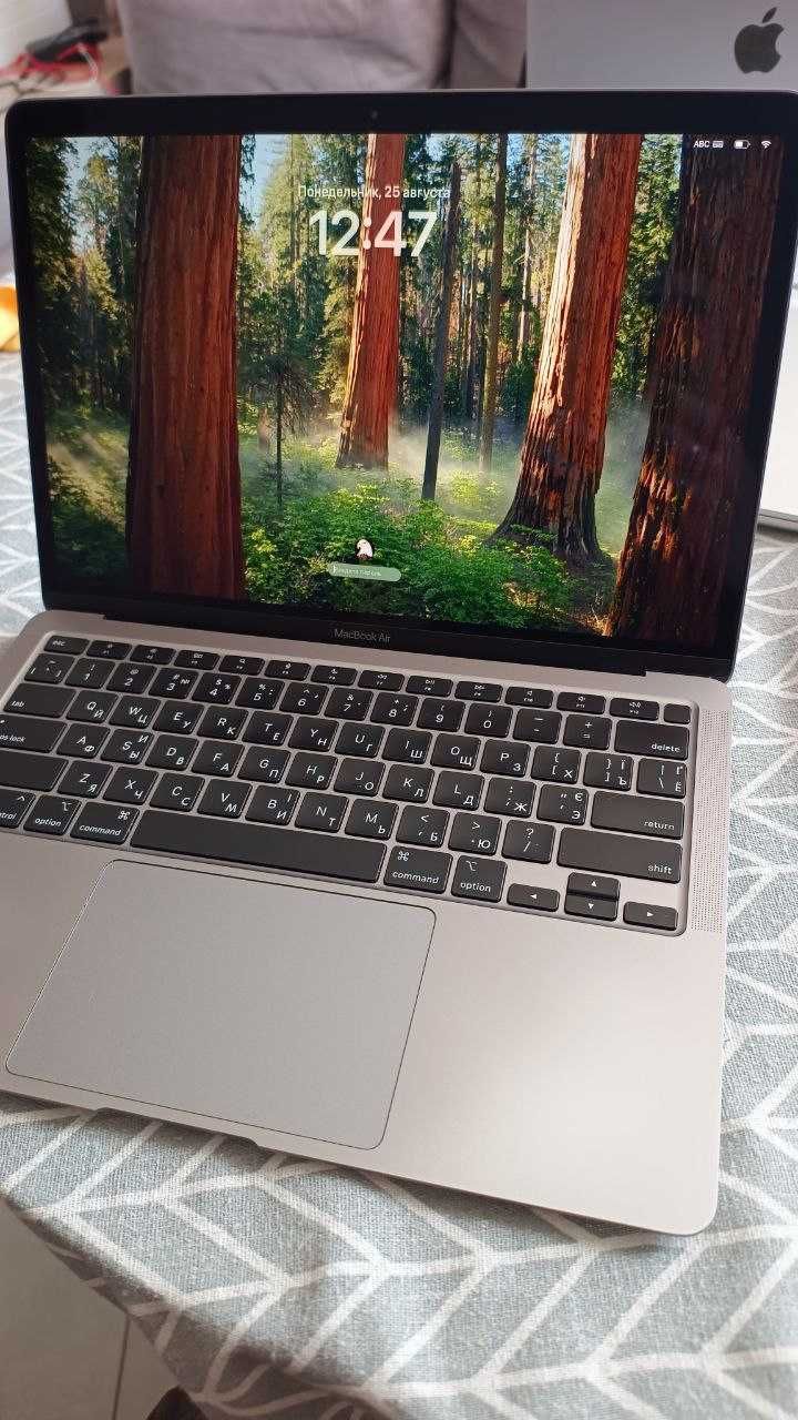 Macbook Air M1 8/256Gb 83% Повний комплект