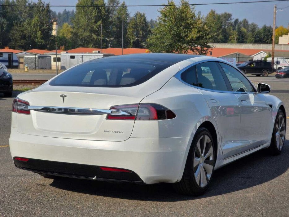 Tesla Model S Long Range Plus      2020